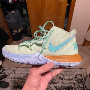 Nike Kyrie 5 Spongebob collection: Squidward.